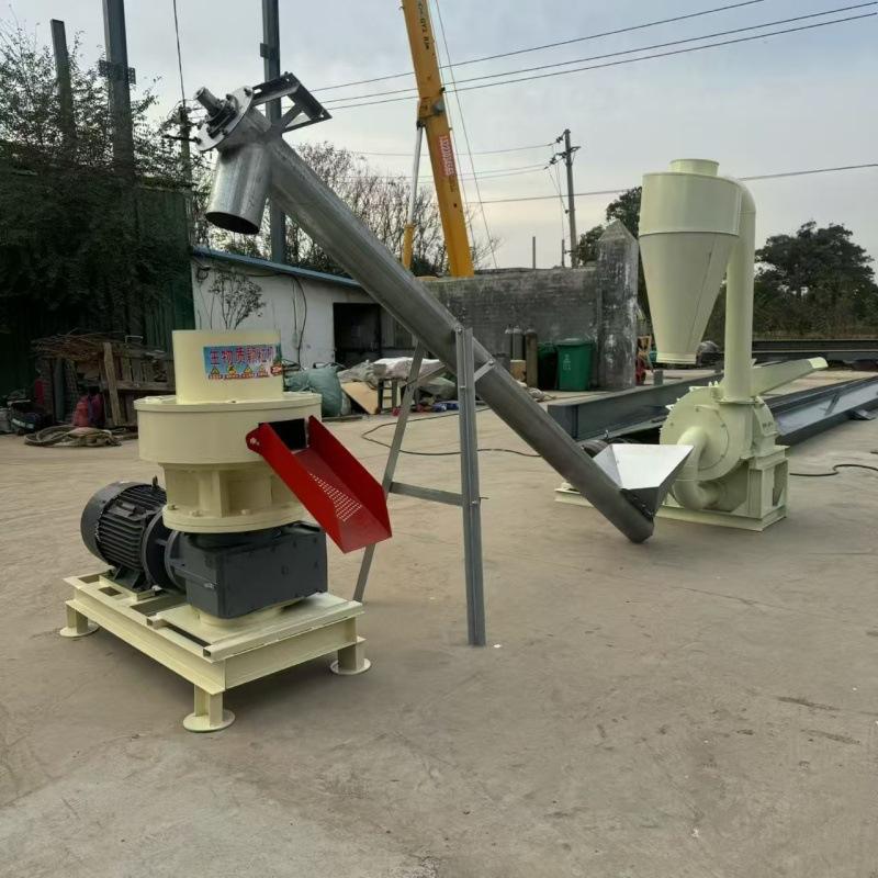 آلة تصنيع حبيبات نشارة الخشب ع - مراجعة Wood Pellet Making Machine وسعره